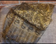 Piękna husta ze "złotą" nicią 