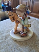 Chłopiec z konikiem Hummel figurka wiekowa
