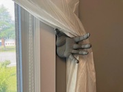 Ręka DEMONA – Oryginalne Uchwyty do Zasłon