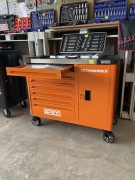 Szafa narzędziowa, około 400 elementów CeNa BRUTTO, .