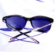 Okulary przeciwsłoneczne Guess GF0302 05C kocie czarne złote klasyczne