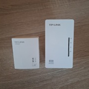 Transmiter sieciowy Power Line TP-Link TL-WPA2220 z WiFi zestaw AV200