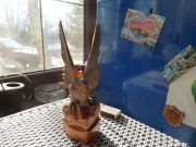 Stara drewniana  rzeźba ptaka 