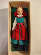 Lalka porcelanowa 18 cm.