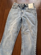 Nowe jeansy Abercrombie & Fitch Curve Love The Mom High Rise 26/2R
