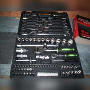 ZESTAW KLUCZY 82 PCS HAZARD nasadowe plus płaskie 