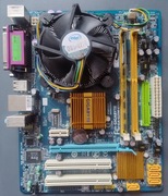 Płyta główna Gigabyte GA-G31M-ES2C + procesor Pentium E5200 + RAM 2GB DDR2