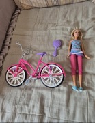 Lalka barbie na rowerze