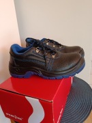 Nowe półbuty robocze BHP , olejoodporne, ochronne S1 ,z podnoskiem  r/39