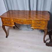 Biurko w stylu ludwikowskim