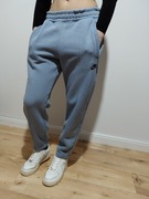 Oryginalne spodnie dresowe Nike Tech Fleece joggers używane rozmiar S/36
