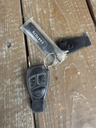 KOMPLETNY KLUCZYK PILOT RYBKA NR E447079 DO MERCEDES W202 W203 W210 W211