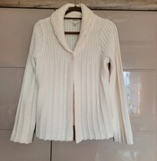 Kremowy kardigan prążkowany zapinany na guzik L – klasyczny