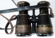 Lornetka wojskowa z epoki. Mosiężna z paskiem bez futerału. Sprawna