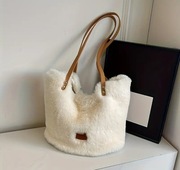 Włochata, Futrzana torebka damska Duża Shopperka Nowa Kremowa 