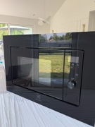 Super stan // Kuchenka mikrofalowa do zabudowy Electrolux czarna jak NOWA