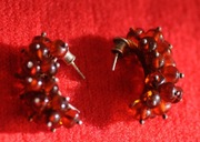 Stare srebrne kolczyki na sztyft z gronami kulek bursztynów