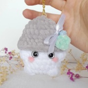 Breloczek grzybek na szydełku rękodzieło dekoracje handmade modny dodatek