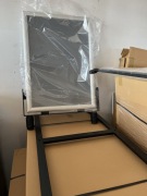 STOJAK REKLAMOWY POTYKACZ  DWUSTRONNY NA SPRĘŻYNACH 50x70