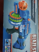 Pistolet maszynowy na pianki w stylu Nerf