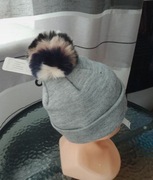 Czapka damska z pomponem szara