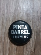 Kapsel Pinta Barrel Brewing zdjęty z butelki 