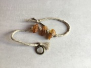 bransoletka z surowym bursztynem
