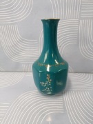 Ładny wazonik zielony 