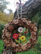  Wianek ozdoba jesienna, szyszki, juta, biedronki,