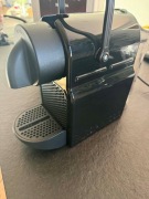 Ekspres do kawy kapsułkowy De'Longhi Inissia EN 80.B 19 bar czarny