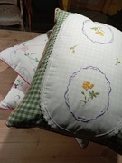 Wyszywane oryginalne delikatne poduszki