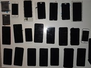 Pakiet telefonów z różnymi usterkami  5 nowych wyświetlaczy 2 nowe baterie