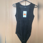 Body czarne cropp M