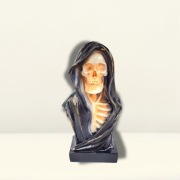 Figura Dekoracyjna - Zakapturzona Czaszka (Ghotic, Dark Academia)