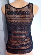 Elegancka czarna bluzka bez rekawow intimissimi S