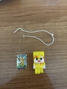 Minecraft figurka alex Golden armor 