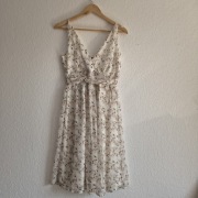 Sukienka Vero Moda S zwiewna kremowa w kwiaty romantyczna lekka