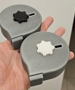 2x Podajnik zaklejek strzeleckich - zaklejarka tarcz, możliwy napis