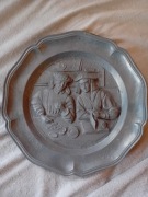 Talerz cynowy . Sygnowany