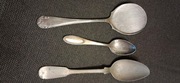 Trzy stare łyżki