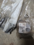 Tuleje tylnej belki 5131F8 peugeot citroen