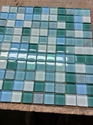 Mozaika szklana 30x30cm mix kolorów niebieskiego, zielonego i białego