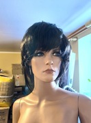 Manekin damski wystawowy pełnopostaciowy z peruką 