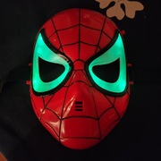 Maska Spidermana swiecąca