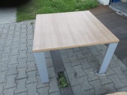 stół kwadratowy 120   120 w kolorze dąb sonoma 