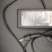 zasilacz model Toshiba PA3714U-1ACA