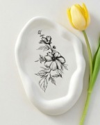 Podstawka dekoracyjna z grafiką kwiatów – tacka na biżuterię, świece