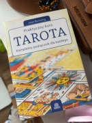 Nowy Praktyczy Kurs TAROTA Kompletny Podręcznik dla każdego