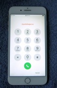 Apple iPhone 8 Plus z  wyświetlaczem  retina
