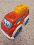 Wóz strażacki z odgłosami syreny i silnika